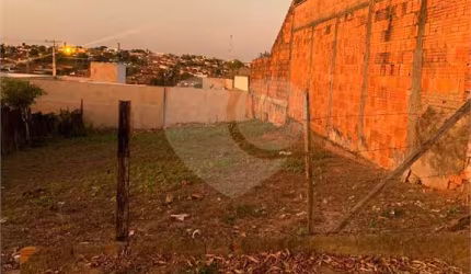 Terreno à venda em Vila Dutra - SP