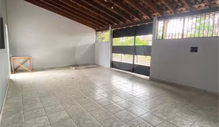 Casa com 3 quartos à venda em Jardim Cecap - SP