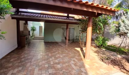 Casa com 2 quartos para locação em Jardim Colonial - SP