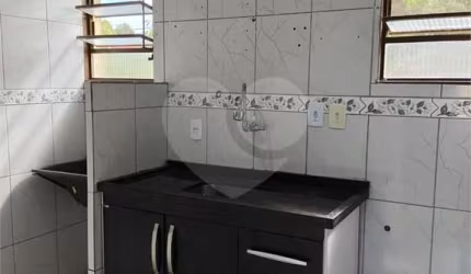Condomínio com 2 quartos à venda em Jardim Santo Expedito - SP
