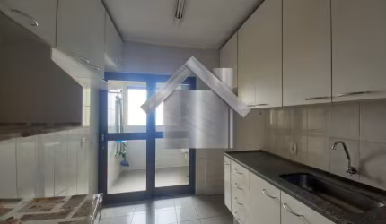 Apartamento com 3 dormitórios - Monte Castelo