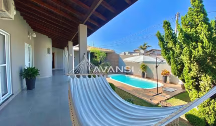 Casa com 3 dormitórios à venda, 206 m² por R$ 968.000,00 - Jardim Maria Helena - Nova Odessa/SP