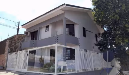Sobrado com 3 dormitórios à venda, 142 m² por R$ 930.000,00 - Centro - Cascavel/PR