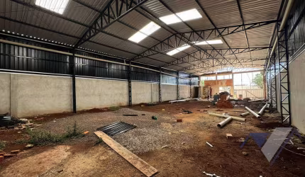 Barracão para alugar, 384 m² por R$ 7.900,00/mês - Esmeralda - Cascavel/PR