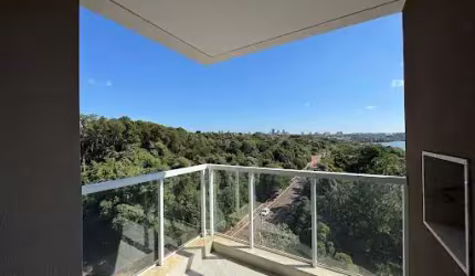 More com vista definitiva para o Lago Municipal e viva cercado de conforto e natureza!
