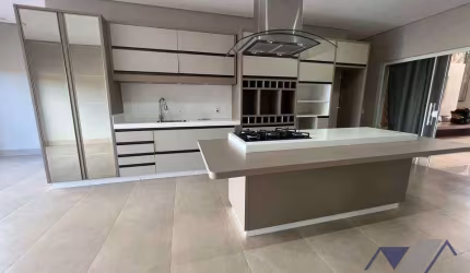 Sobrado com 3 dormitórios à venda, 230 m² por R$ 850.000,00 - Universitário - Cascavel/PR
