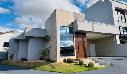 Casa Térrea em condomínio a venda em Cascavel-PR.