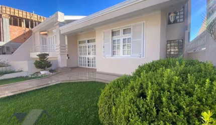 Sobrado com 3 dormitórios para alugar, 362 m² por R$ 9.780,00/mês - Tropical  - Cascavel/PR