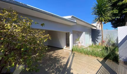 Casa com 3 dormitórios para alugar, 120 m² por R$ 7.000,00/mês - Coqueiral - Cascavel/PR