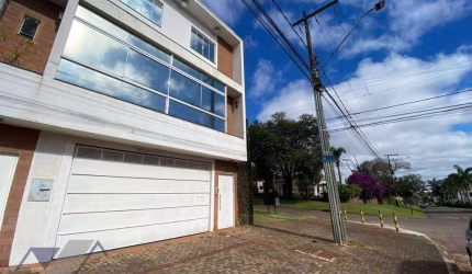 Sobrado com 3 dormitórios para alugar, 258 m² por R$ 4.880,00/mês - Country - Cascavel/PR