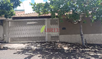 Casa com 3 dormitórios e piscina à venda, 156,40 m² por R$ 320.000,00 – San Fernando – Cosmorama/SP