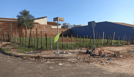 Terreno de esquina à venda de 344,60 m² por R$ 80.000,00 – Jd. Progresso- Cosmorama/SP