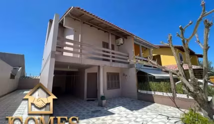 EXCELENTE SOBRADO DUPLEX A UMA QUADRA DA BEIRA MAR DE NOVA TRAMANDAÍ