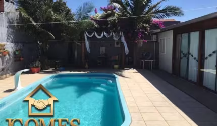 CASA COM PISCINA EM IMBÉ