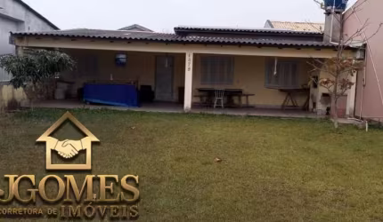 CASA EM BAIRRO DE MORADORES