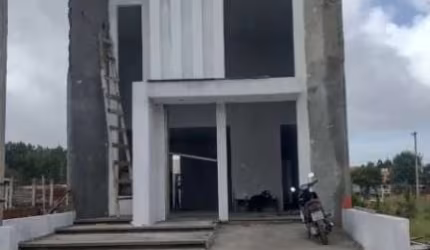 BELA CASA EM FASE FINAL DE CONSTRUÇÃO EM IMBÉ