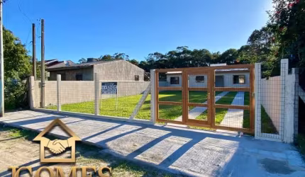 Casa toda reformada localizada na quadra do centrinho de Nova Tramandaí