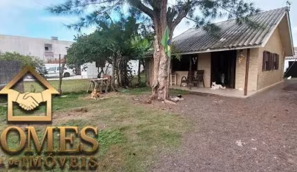 Casa próxima a Praça dos Golfinhos na Barra