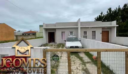 Ótima  casa geminada pronta para morar em Nova Tramandaí