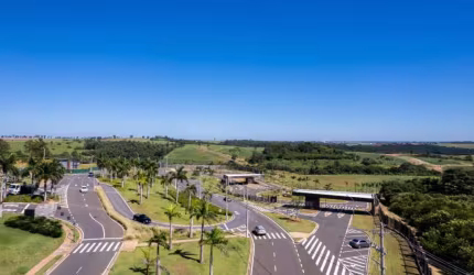 Lotes de alto padrão em condomínio em Sousas
