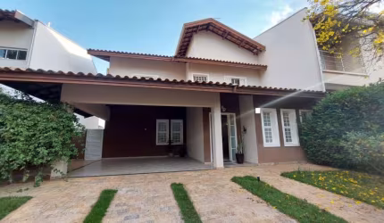 Ótima casa em condomínio de Valinhos