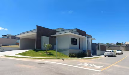 Casa térrea em condomínio de Valinhos