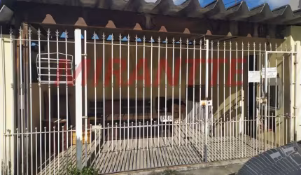 Casa terrea com 3 quartos em Vila Nivi