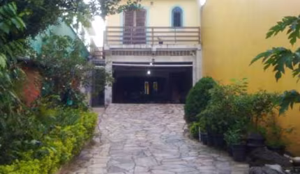 Sobrado de 255m² com 4 quartos em Santana