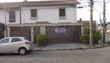 Sobrado de 175m² com 3 quartos em Água Fria