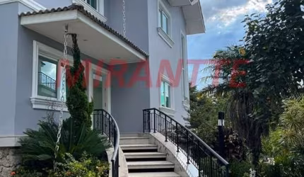 Cond. fechado de 522m² com 3 quartos em Jardim Floresta