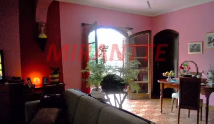 Sobrado de 240m² com 3 quartos em Tremembe
