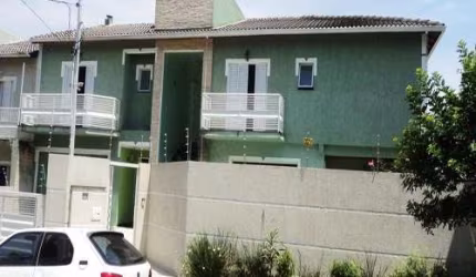 Sobrado de 210m² com 3 quartos em Água Fria