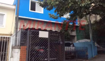 Sobrado de 242m² com 4 quartos em Santa Terezinha