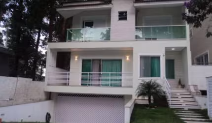 Cond. fechado de 480m² com 4 quartos em Tucuruvi