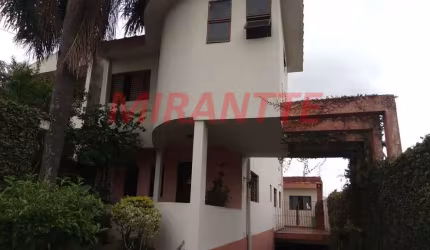Sobrado de 230m² com 3 quartos em Vila Aurora