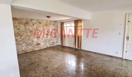 Sobrado de 290m² com 4 quartos em Tremembe