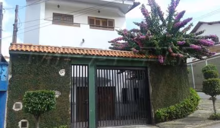 Sobrado de 344m² com 3 quartos em Jardim Peri