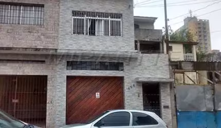 Sobrado de 220m² com 2 quartos em Vila Aurora