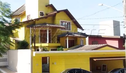 Sobrado de 356m² com 3 quartos em Horto Florestal