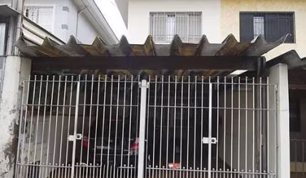 Sobrado de 240m² com 4 quartos em Vila Mazzei