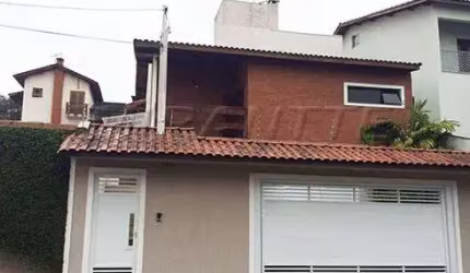 Sobrado de 300m² com 3 quartos em Tremembe