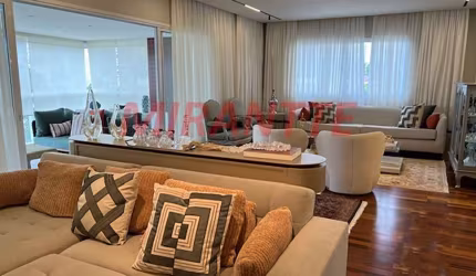 Apartamento de 260m² com 4 quartos em Santana