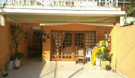 Sobrado de 276m² com 5 quartos em Horto Florestal