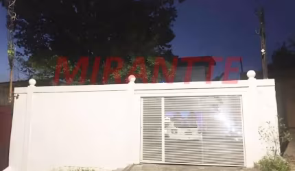 Sobrado de 300m² com 5 quartos em Horto Florestal