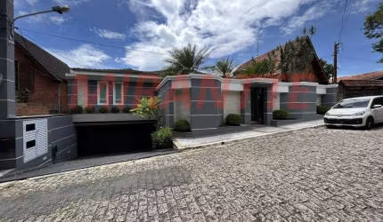 Sobrado de 620m² com 4 quartos em Horto Florestal