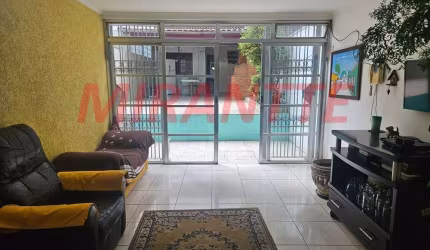 Sobrado de 217m² com 3 quartos em Santana