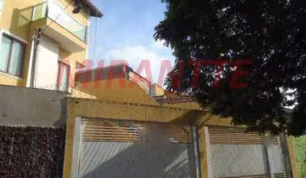 Sobrado de 136m² com 3 quartos em Vila Galvão