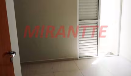 Cond. fechado de 55m² com 2 quartos em Vila Nivi
