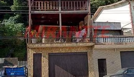 Sobrado de 240m² com 4 quartos em Pedra Branca