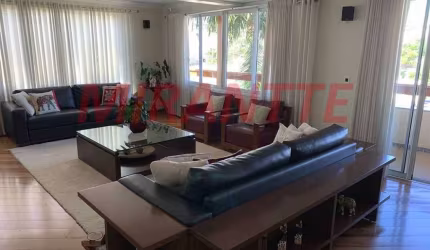 Sobrado de 700m² com 5 quartos em Jardim São Bento